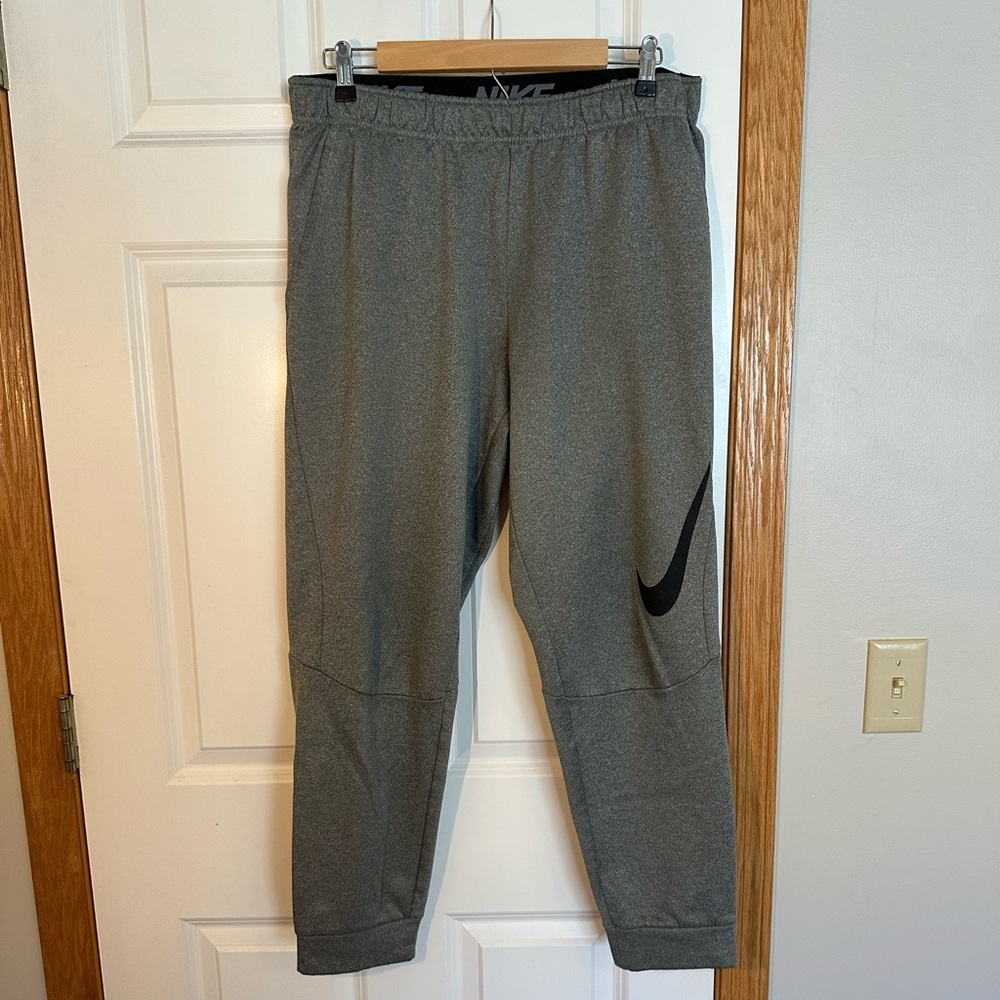 Nike Gray & Black Men’s Jogger Sweatpants
